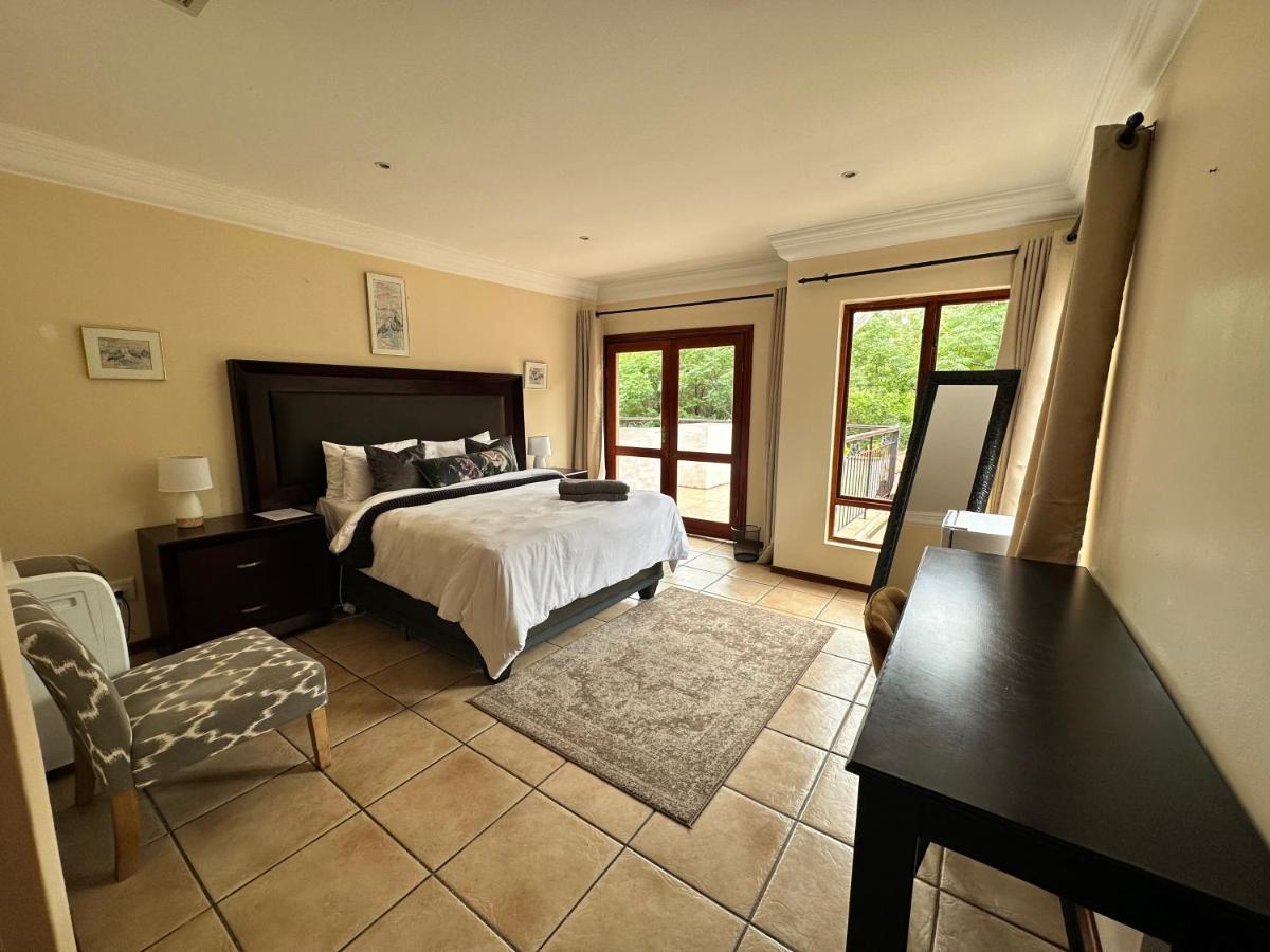 37 On Eagles Hotell Hartbeespoort Exteriör bild