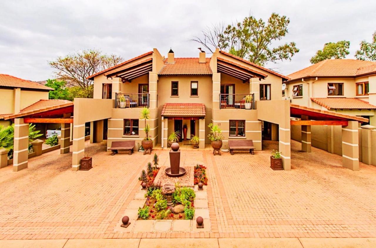 37 On Eagles Hotell Hartbeespoort Exteriör bild