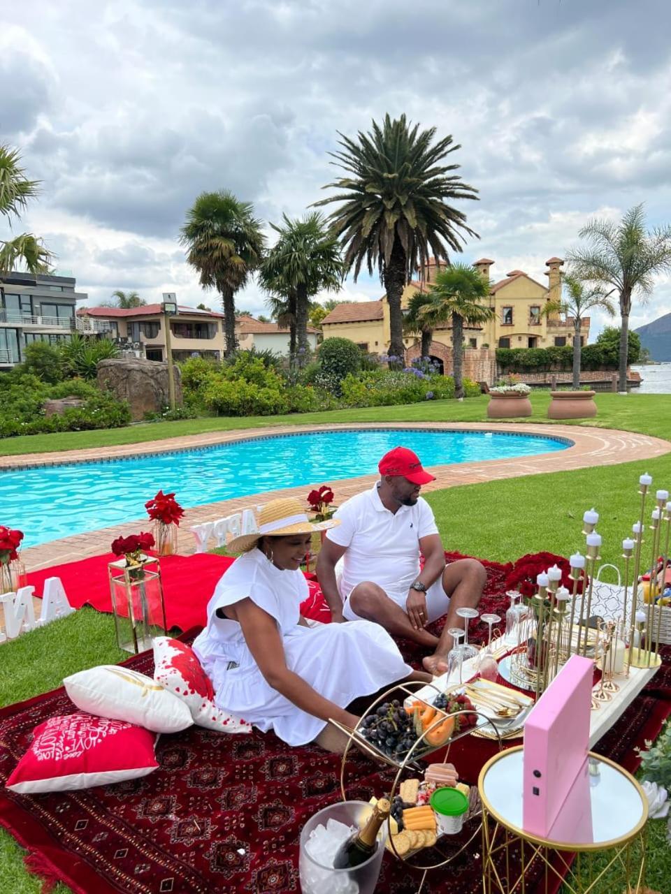 37 On Eagles Hotell Hartbeespoort Exteriör bild