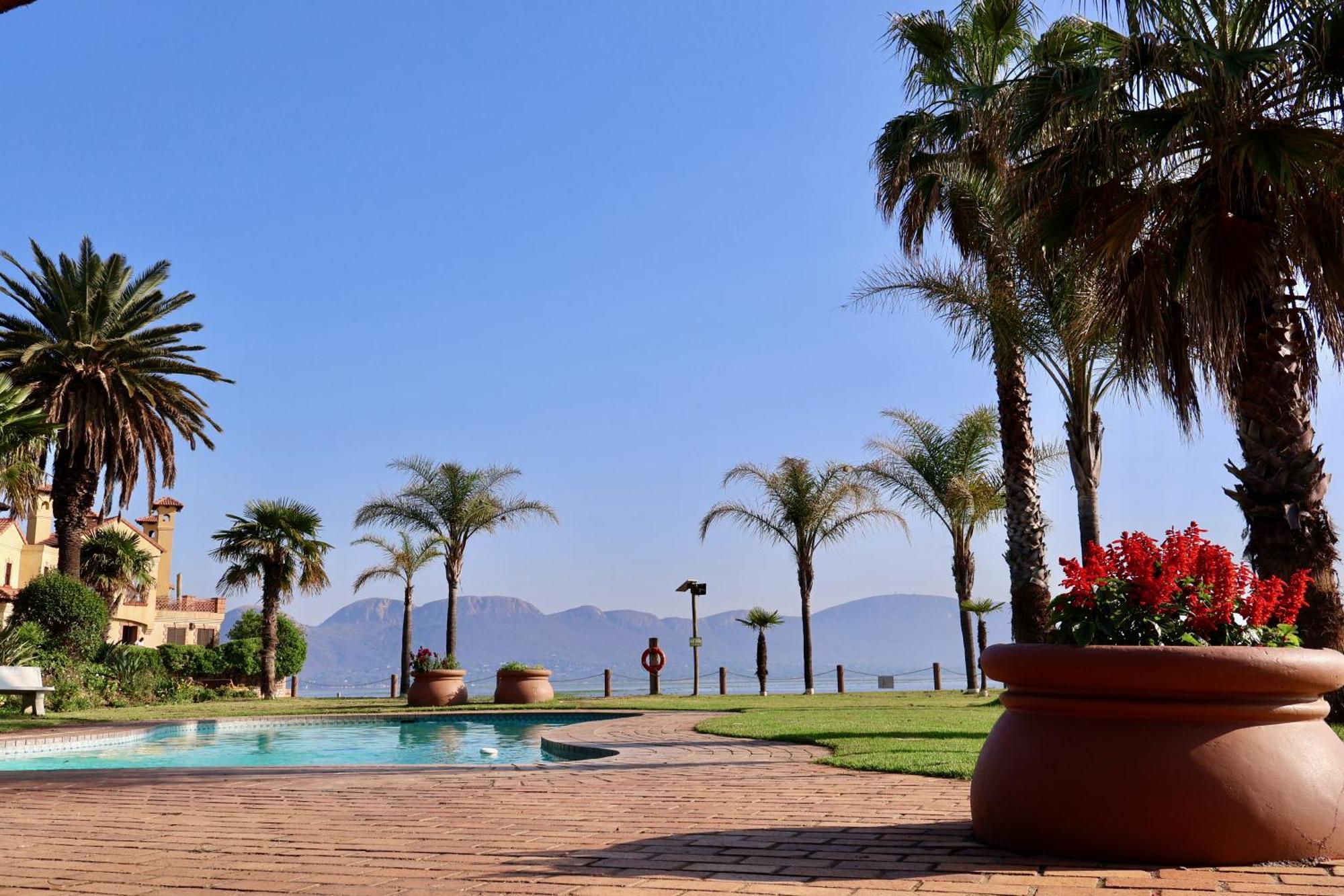 37 On Eagles Hotell Hartbeespoort Exteriör bild